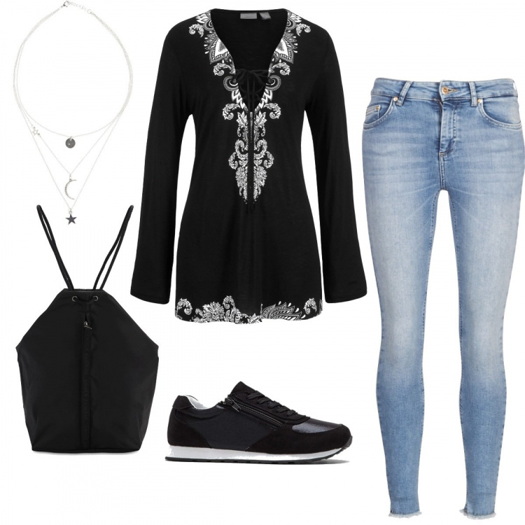 Outfit donna - Black and jeans. Stile Etnico per Tutti i giorni. Abbinamento con sneakers, vestiti da spiaggia, collane, jeans, zaini.