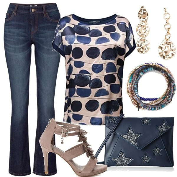 Outfit donna - Aperitivo low cost. Stile Trendy per Serata fuori. Abbinamento con jeans bootcut, braccialetti, orecchini, bluse, sandali col tacco, borse a tracolla.