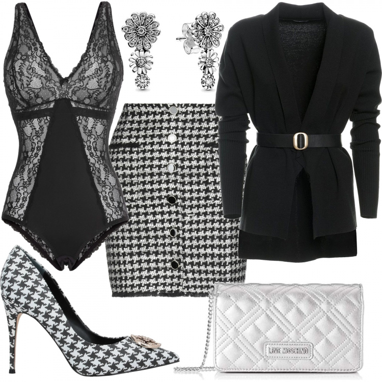 Outfit donna - Quadratini. Stile Chic per Serata fuori. Abbinamento con body, minigonne, décolleté, cardigans, orecchini, borse a mano.