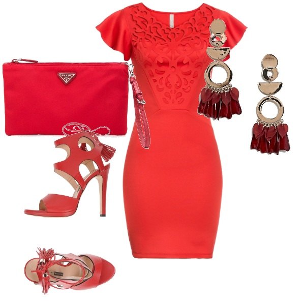 Outfit donna - Rosso. Stile Sexy per Serata fuori. Abbinamento con sandali con cinturino e punta tonda con nappine, vestiti, clutch con logo rosso, orecchini pendenti farfalla oro.