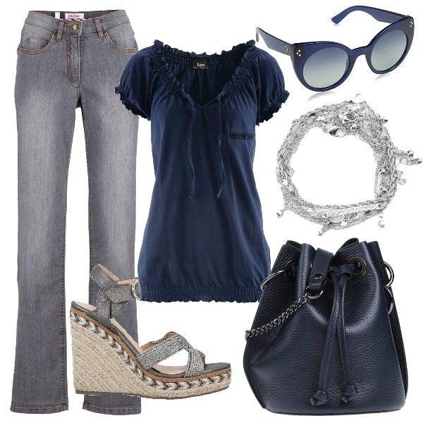 Outfit donna - Plus size passeggiata in centro. Stile Trendy per Tutti i giorni. Abbinamento con jeans dritti, shorts, sandali col tacco, borse a tracolla, braccialetti, occhiali da sole.