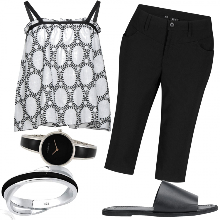 Outfit donna - 883- colazione in terrazza. Stile Casual chic per Tutti i giorni. Abbinamento con bermuda, top, sandali in pelle, anelli, orologi.