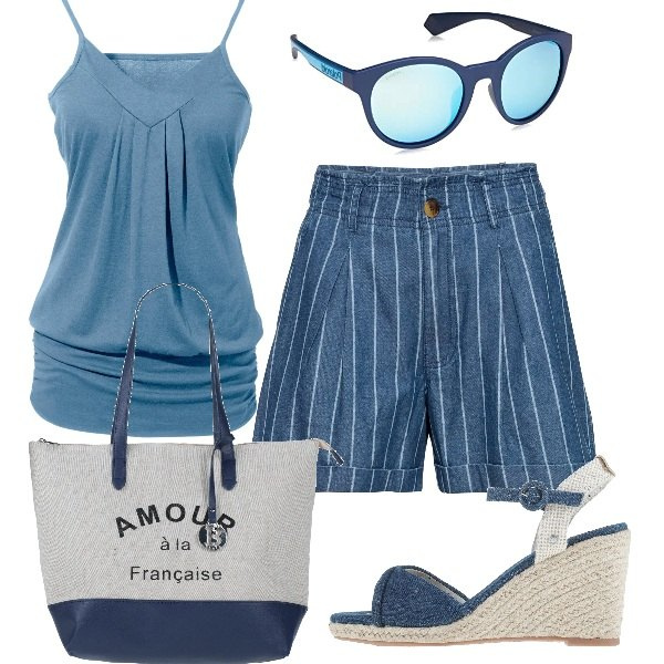 Outfit donna - Le sfumature del mare. Stile Casual per Tutti i giorni. Abbinamento con top, shorts, sandali col tacco, borse a mano, occhiali da sole.