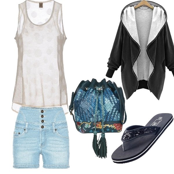 Outfit donna - Comoda e calda. Stile Urban per Sport. Abbinamento con infradito, shorts vita alta in denim blu, top pied de poule lavorato a maglia collo tondo senza maniche, borsa a tracolla fantasia floreale blu, giacca con cappuccio jersey nero.