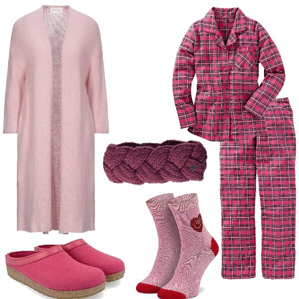 Outfit donna - Una sera da pantera (rosa!). Stile Casual per Tutti i giorni. Abbinamento con pigiama, cardigans, calzini, fasce per capelli, ciabatte.
