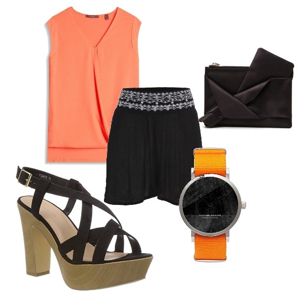 Outfit donna - L’orologio arancione. Stile Trendy per Serata fuori. Abbinamento con shorts, pochette con fiocco maxi effetto lucido con zip in raso con nodi, scarpe col tacco open toe pianta larga nero, t-shirt multicolore e arancione, orologio analogico con cinturino multicolore e argento.