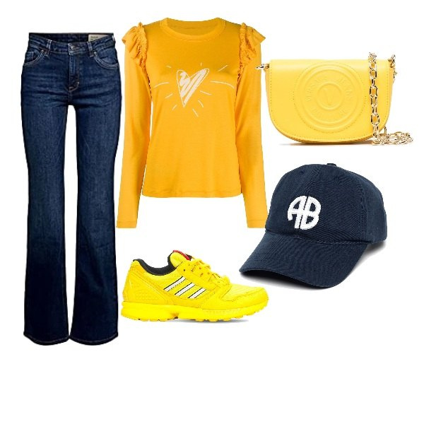Outfit donna - A heart to say #stopwar. Stile Sporty chic per Tutti i giorni. Abbinamento con cappelli con visiera, top, borse a tracolla, jeans bootcut, sneakers.
