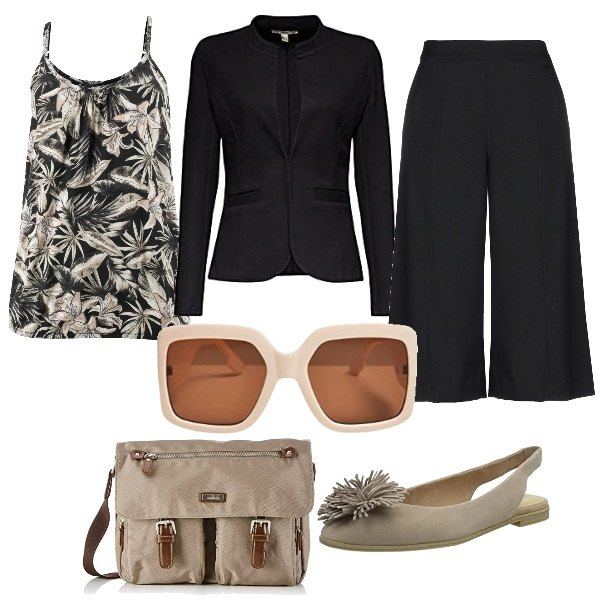 Outfit donna - Motivo jungla. Stile Minimal per Tutti i giorni. Abbinamento con top, pantaloni capri, blazer, borse a tracolla, occhiali da sole, décolleté.