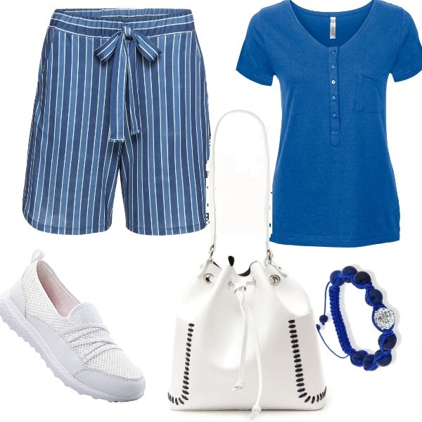 Outfit donna - Basic #11394. Stile Basic per Tutti i giorni. Abbinamento con sneakers, pantalone corto a righe vivace, maglia con scollo e bottoni blu, borsa a tracolla secchiello con manico e zip interno foderato in pelle, bracciale.
