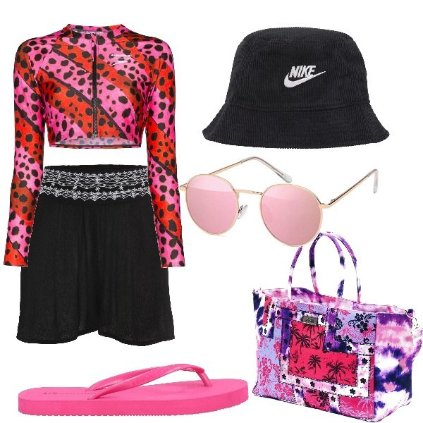 Outfit donna - Plus size stilosa. Stile Trendy per Mare. Abbinamento con shorts, infradito, borse a mano, bikini, occhiali da sole, cappelli.