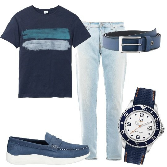 Outfit uomo - Jeans chiaro maglia blu con stampa. Stile Casual per Tutti i giorni. Abbinamento con t-shirt, scarpe stringate, jeans, cinture, orologi.
