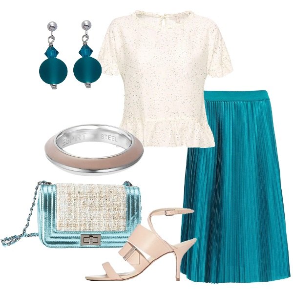 Outfit donna - Gonna plissé e blusa a pois. Stile Bon Ton per Serata fuori. Abbinamento con gonna verde e nero, camicia multicolore e navy, sandali con tacco spillo e cinturino beige, orecchini argento, borsa a tracolla turchese, anello bianco e beige.