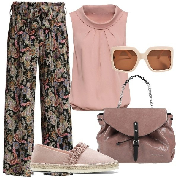 Outfit donna - Praticità in nuance. Stile Casual per Tutti i giorni. Abbinamento con borse a mano, top, espadrillas, pantaloni, occhiali da sole.