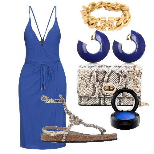 Outfit donna - Blu cobalto e sandali gioiello. Stile Chic per Serata fuori. Abbinamento con infradito, vestiti corti, borse a spalla, orecchini, ombretti, braccialetti.