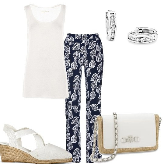 Outfit donna - Pantalone blu fantasia canotta bianca. Stile Casual chic per Tutti i giorni. Abbinamento con pantaloni, sandali, top, borse a spalla, orecchini.