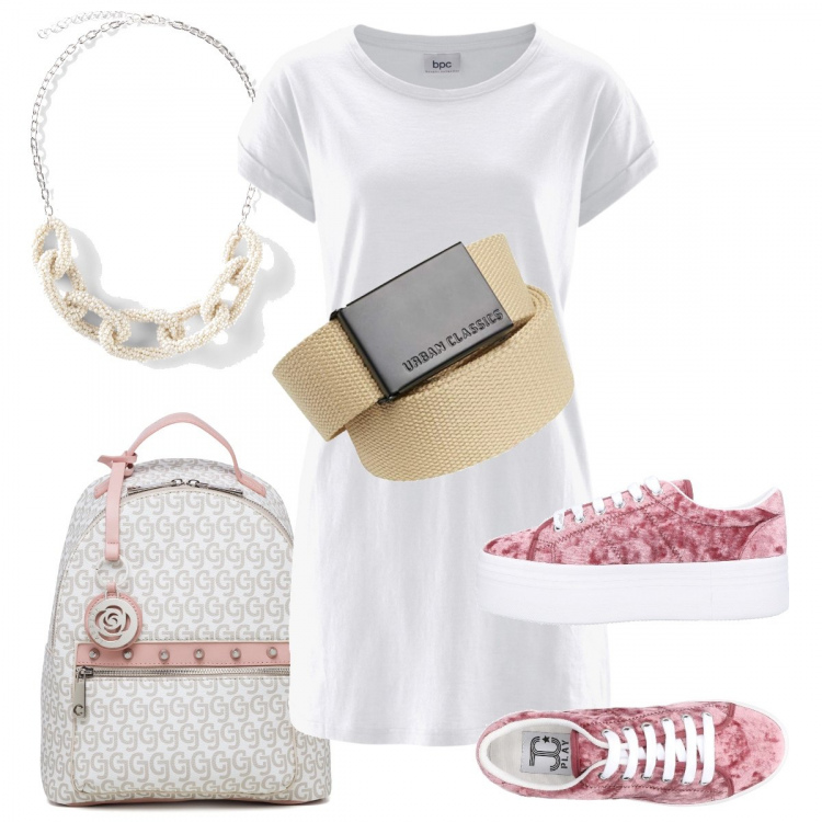 Outfit donna - Semplicissimo abito bianco. Stile Basic per Tutti i giorni. Abbinamento con sneakers, t-shirt, collane, zaini, cinture.