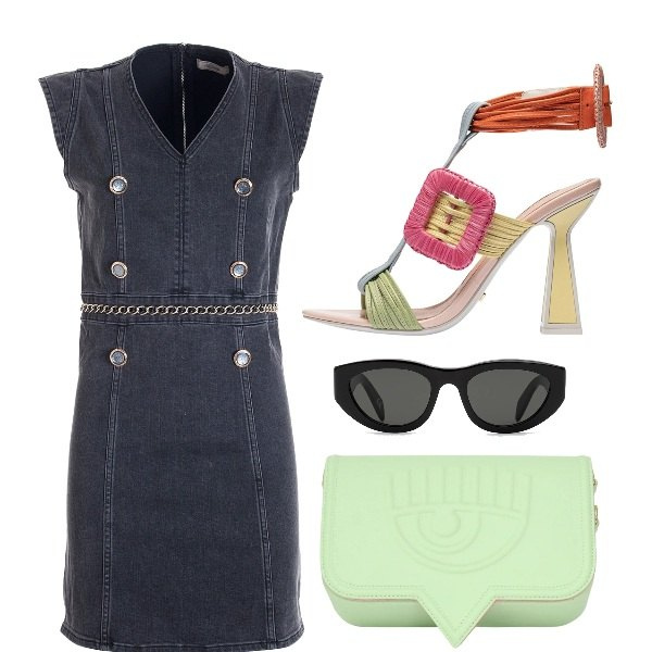 Outfit donna - Abito Denim. Stile Casual chic per Tutti i giorni. Abbinamento con sandali in pelle, occhiali da sole, borse a tracolla, vestiti senza maniche.