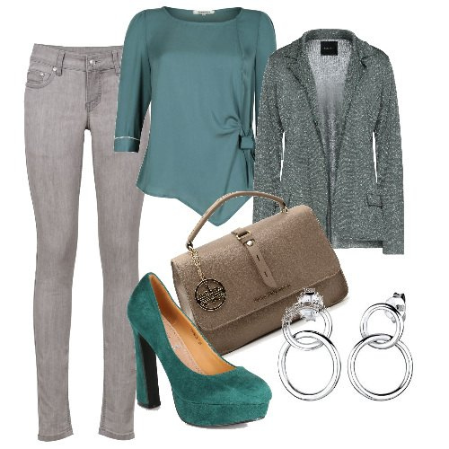 Outfit donna - Un plateau smeraldo. Stile Casual chic per Serata fuori. Abbinamento con jeans skinny, blazer, bluse, décolleté, borse a mano, orecchini.