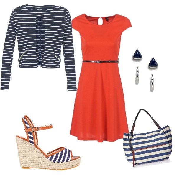 Outfit donna - Trendy #18632. Stile Trendy per Tutti i giorni. Abbinamento con vestito corto rosso, giacca blu, sandali con zeppe a righe in pelle sintetica, shopping bag, orecchini a bottone farfalla a scatto.