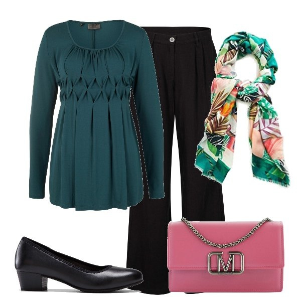 Outfit donna - Così risalta il mio seno. Stile Chic per Tutti i giorni. Abbinamento con décolleté, maglieria, pantaloni, borse a tracolla, sciarpe.