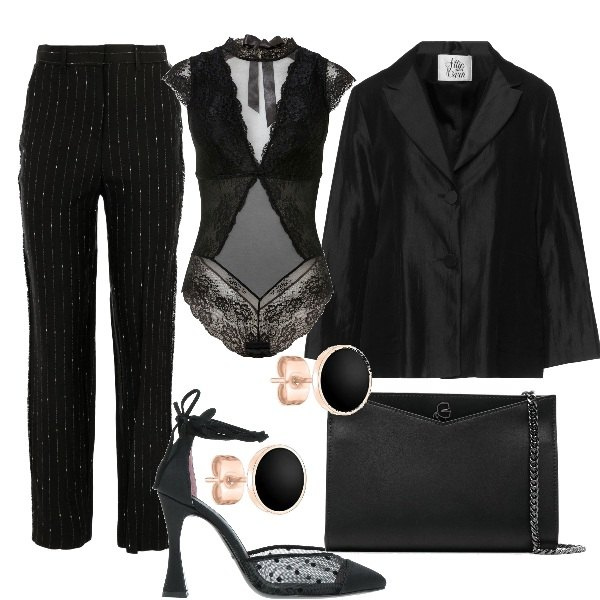 Outfit donna - Total black da sera. Stile Sexy per Serata fuori. Abbinamento con body, blazer, décolleté, pantaloni, clutch, orecchini.