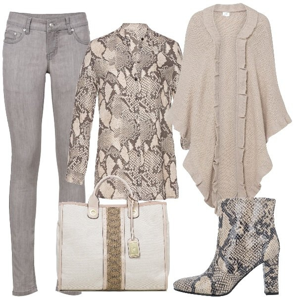Outfit donna - Pitonato beige. Stile Trendy per Tutti i giorni. Abbinamento con jeans skinny, camicie, cappotti, stivaletti, borse a mano.