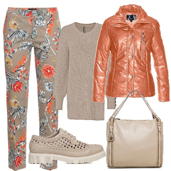 Outfit donna - Un bellissimo piumino cangiante. Stile Trendy per Tutti i giorni. Abbinamento con pantaloni, giacche, maglieria, scarpe stringate, borse a spalla.