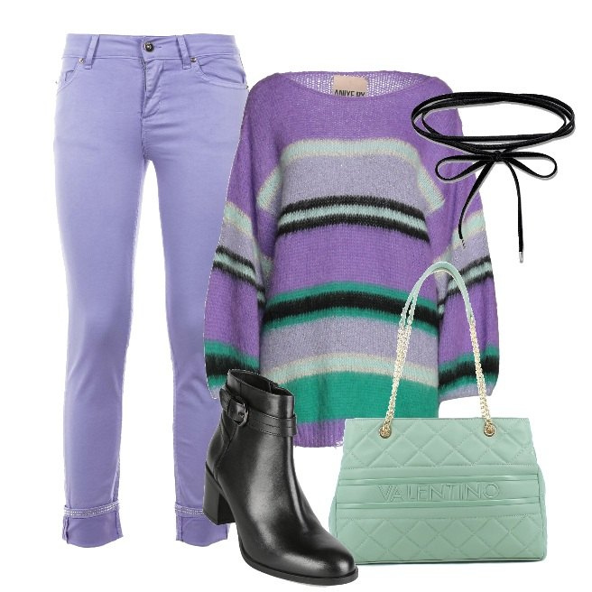 Outfit donna - Un cordino inserito tra le righe. Stile Preppy per Scuola/Università. Abbinamento con pullovers, stivaletti, jeans, shopping bag, ciondoli.