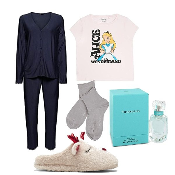 Outfit donna - Inseguendo il Bianconiglio. Stile Romantica per Tutti i giorni. Abbinamento con pantofole, pigiama, profumi, calzini, pigiama.