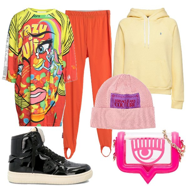 Outfit donna - Total look #1521615. Stile Urban per Tutti i giorni. Abbinamento con leggings, vestiti corti, sneakers alte, borse a tracolla, berretti, felpe con cappuccio.