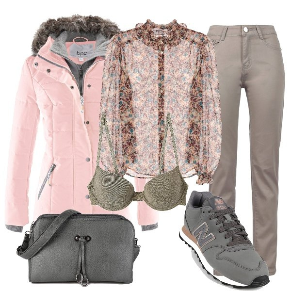 Outfit donna - Trasparenze invernali. Stile Casual chic per Tutti i giorni. Abbinamento con piumini, reggiseni, pantaloni, sneakers, borse a mano, bluse.