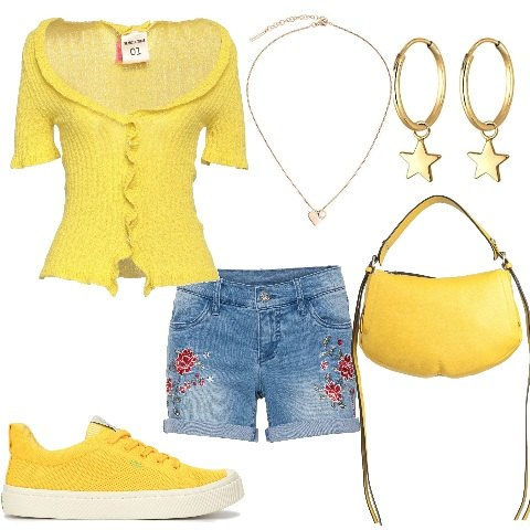 Outfit donna - Short con cuore e stelle. Stile Casual per Tutti i giorni. Abbinamento con cardigans, borse a mano, shorts, sneakers, collane, orecchini.