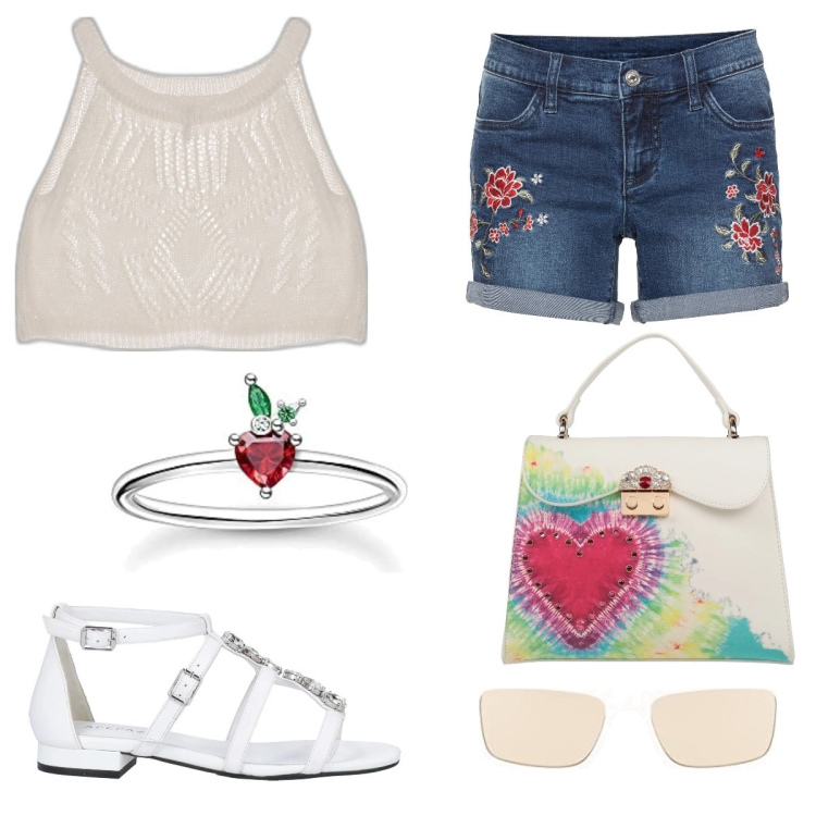 Outfit donna - Super easy mood Curvy. Stile Boho per Tutti i giorni. Abbinamento con shorts, borse a mano, sandali in pelle, top, occhiali da sole, anelli.