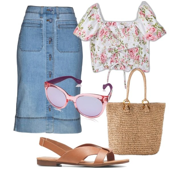 Outfit donna - gonna jeans, top a fiori, sandalo flat. Stile Trendy per Tutti i giorni. Abbinamento con sandali, gonne, shopping bag, bluse, occhiali da sole.