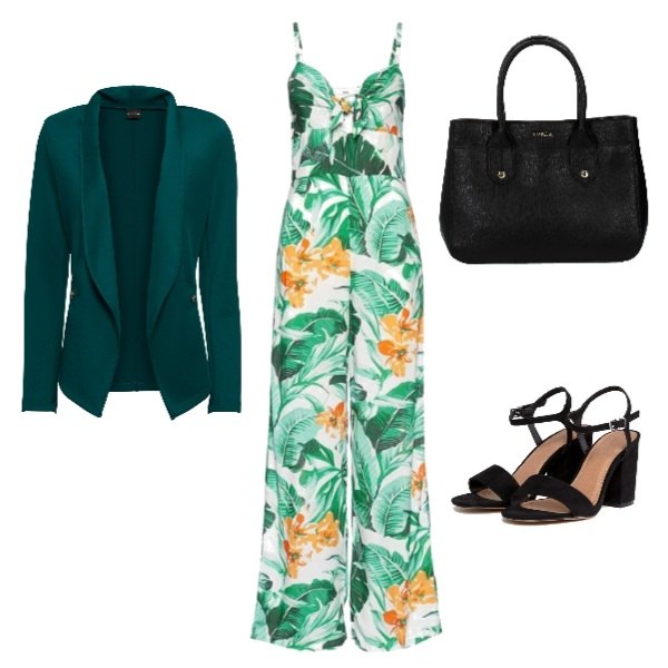 Outfit donna - Dall\'ufficio a cena senza cambiarsi. Stile Trendy per Tutti i giorni. Abbinamento con blazer con zip in maglina verde, borsa a mano con bottoni nero, jumpsuit con fiocco e stampa con spalline multicolore, sandali pianta larga.