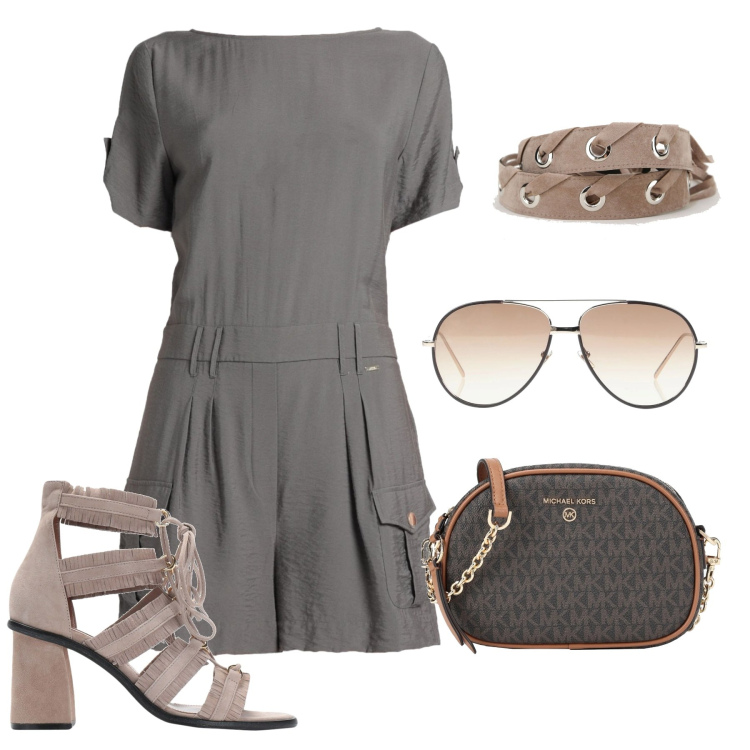 Outfit donna - Tuta sportiva. Stile Sporty chic per Tutti i giorni. Abbinamento con tute, borse a tracolla, sandali in pelle, occhiali da sole, cinture, orecchini.