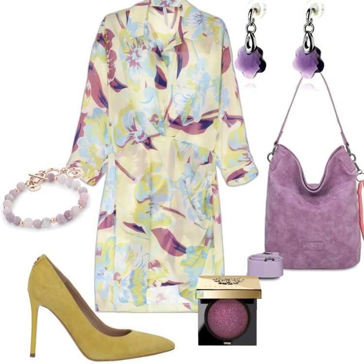 Outfit donna - Vestito fàntasia. Stile Casual chic per Tutti i giorni. Abbinamento con décolleté, vestiti corti, braccialetti, ombretti, orecchini, ciondoli.