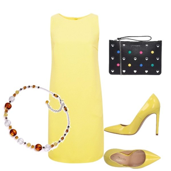 Outfit donna - Trendy #21357. Stile Trendy per Serata fuori. Abbinamento con décolleté effetto vernice con tacco geometrico a punta tinta unita, collana in placcato argento, vestito giallo, pochette con borchie e zip con tasca interna.