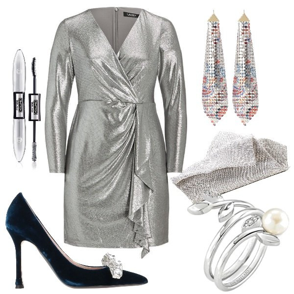 Outfit donna - Abito argento per curvy. Stile Glamour per Cerimonia. Abbinamento con décolleté, mascara, vestiti, anelli, orecchini, pochette.