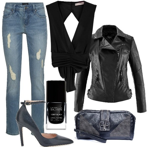 Outfit donna - sexy e rock. Stile Sexy per Serata fuori. Abbinamento con blazer, jeans strappati, smalti, pochette, top, décolleté.