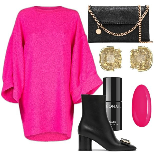 Outfit donna - Vernissage. Stile Chic per Serata fuori. Abbinamento con smalti, vestiti corti, stivaletti, borse a tracolla, orecchini.