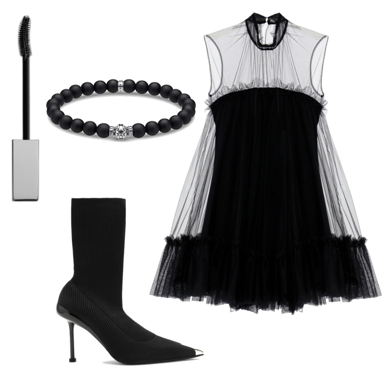 Outfit donna - Stivaletti Alexander McQueen. Stile Trendy per Serata fuori. Abbinamento con mascara, vestiti corti, stivaletti, braccialetti.
