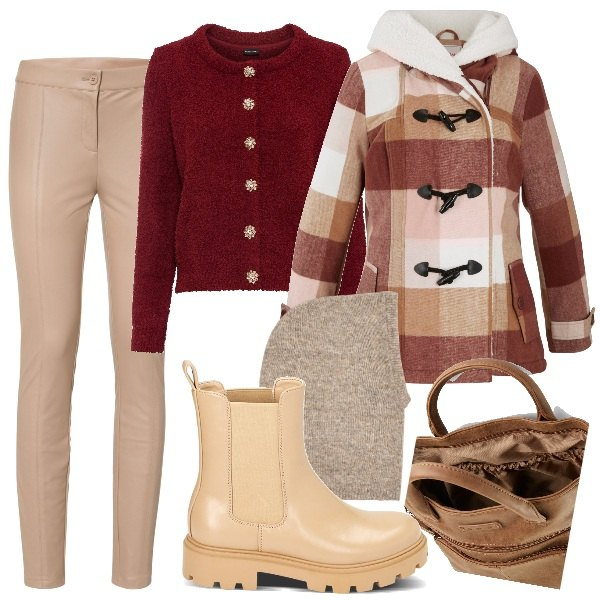 Outfit donna - Passeggiata nel bosco. Stile Casual chic per Tutti i giorni. Abbinamento con zaini, felpe, cappotti, pantaloni, stivaletti chelsea, cappelli.