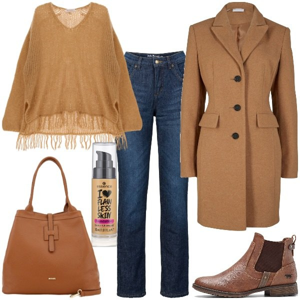 Outfit donna - Pullover con frange. Stile Casual chic per Tutti i giorni. Abbinamento con jeans dritti, cappotti, stivaletti chelsea, fondotinta, maglieria, borse a secchiello.