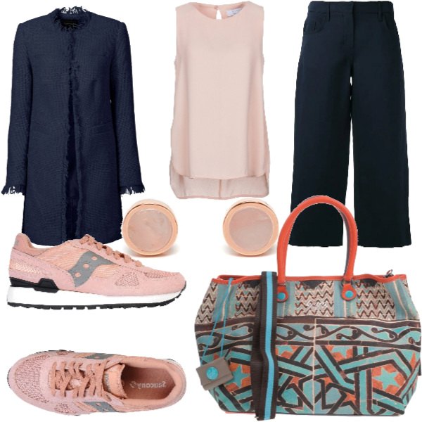 Outfit donna - Trendy #23118. Stile Trendy per Tutti i giorni. Abbinamento con blazer, sneakers tennis, borsa a mano fantasia multicolore taglia media doppio manico, top spacchi laterali collo tondo crêpe, pantalone cropped blu, orecchini a perno in ottone rosa.