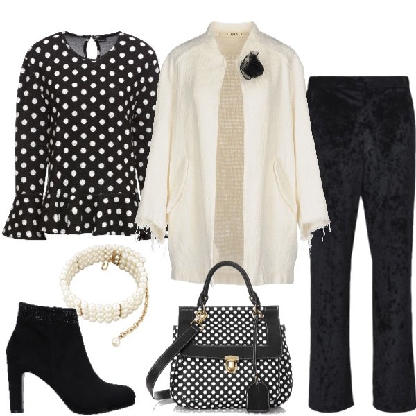 Outfit donna - Giacca chic oversize. Stile Chic per Serata fuori. Abbinamento con maglia con volant nero, soprabito con spilla e frange scollatura profonda a maniche lunghe interno sfoderato in cotone jacquard, stivaletti con strass e tacco squadrato con zip e punta tonda tinta unita, pantalone, borsa a spalla nero, collana con perle in ottone oro.