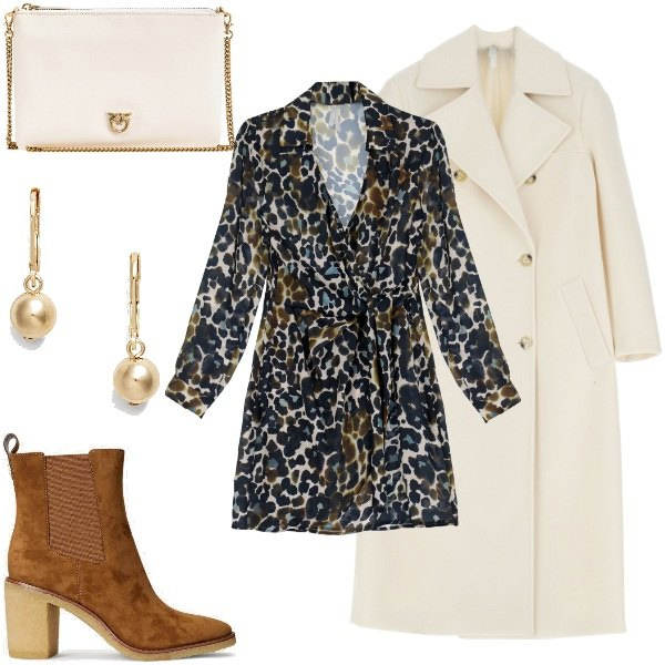 Outfit donna - Il Mini Abito Fantasia Animalier. Stile Trendy per Serata fuori. Abbinamento con borse a tracolla, vestiti corti, cappotti, stivaletti chelsea, orecchini.