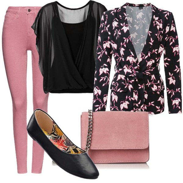 Outfit donna - Il nero e il rosa. Stile Chic per Ufficio. Abbinamento con ballerine, blazer fantasia floreale nero, bluse, jeans vita alta in denim aderente rosa, body effetto scamosciato.