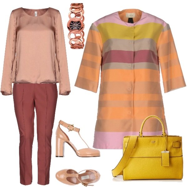 Outfit donna - Capospalla in primo piano. Stile Bon Ton per Ufficio. Abbinamento con soprabito a righe collo tondo a maniche 3/4 interno sfoderato in tessuto tecnico monopetto, camicia in raso, décolleté effetto vernice con tacco squadrato e fibbia con punta tonda tinta unita, pantalone a sigaretta con zip tinta unita, borsa a mano arancione, orologio.