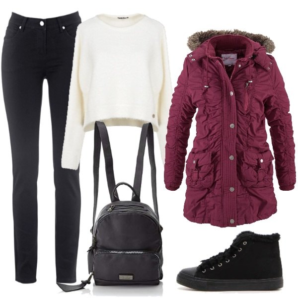 Outfit donna - School style. Stile Basic per Scuola/Università. Abbinamento con jeans dritti, giacca, pullover senza tasche lavorato a maglia collo tondo a maniche lunghe tinta unita, borsa zainetto nero, sneakers.